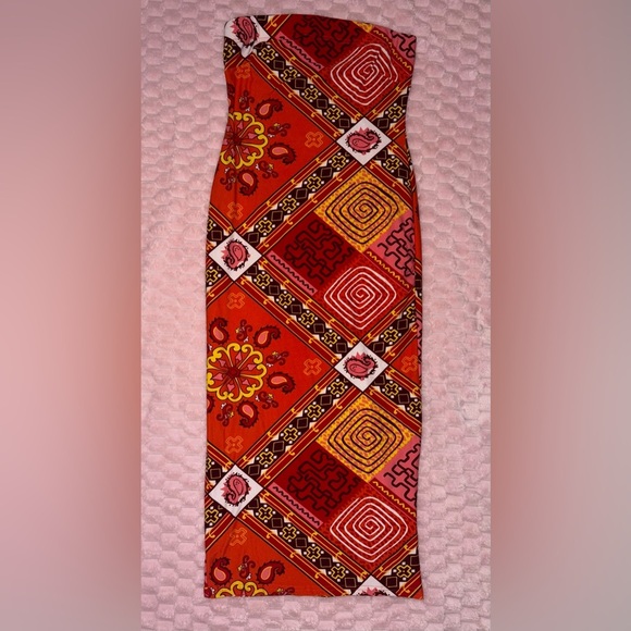 Love University Dresses & Skirts - Love University Paisley Midi Strapless Dress with Vibrant Colors Size medium